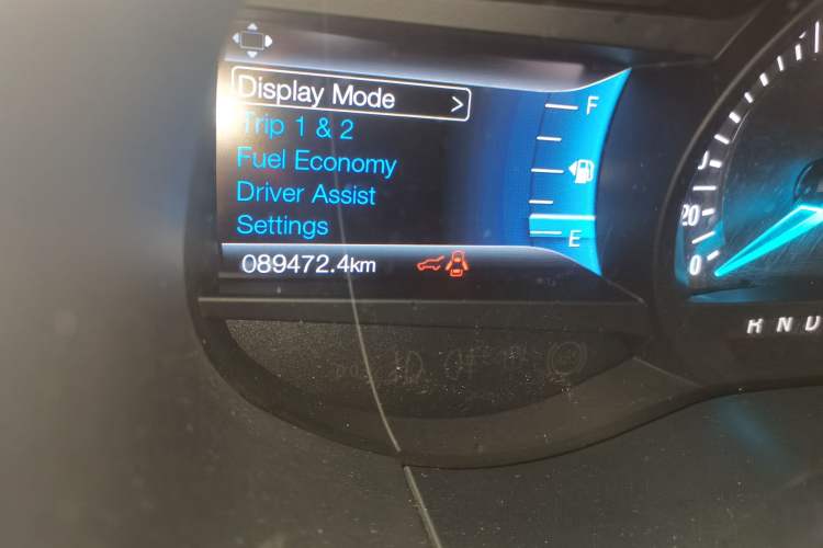 Used Ford Edge 2015 2.0T GTDi Two-Wheel-Drive High-Line Version Odometer Close Up