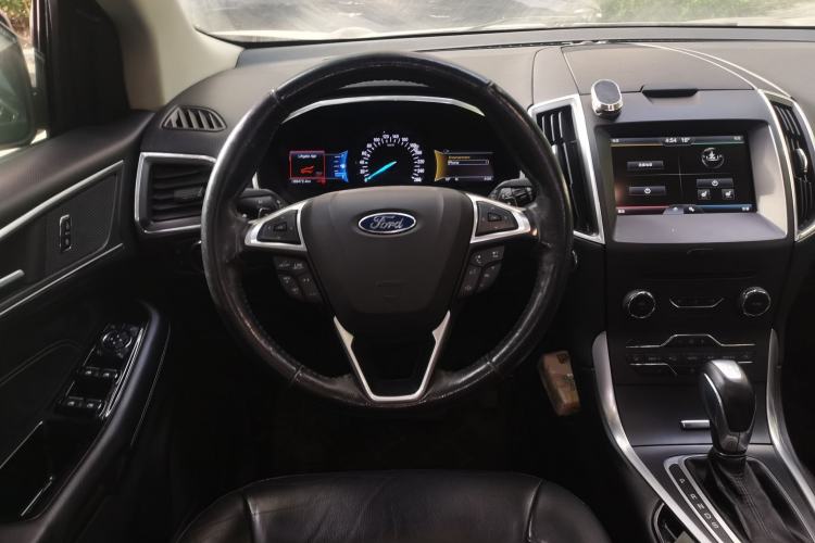 Used Ford Edge 2015 2.0T GTDi Two-Wheel-Drive High-Line Version Steering Wheel