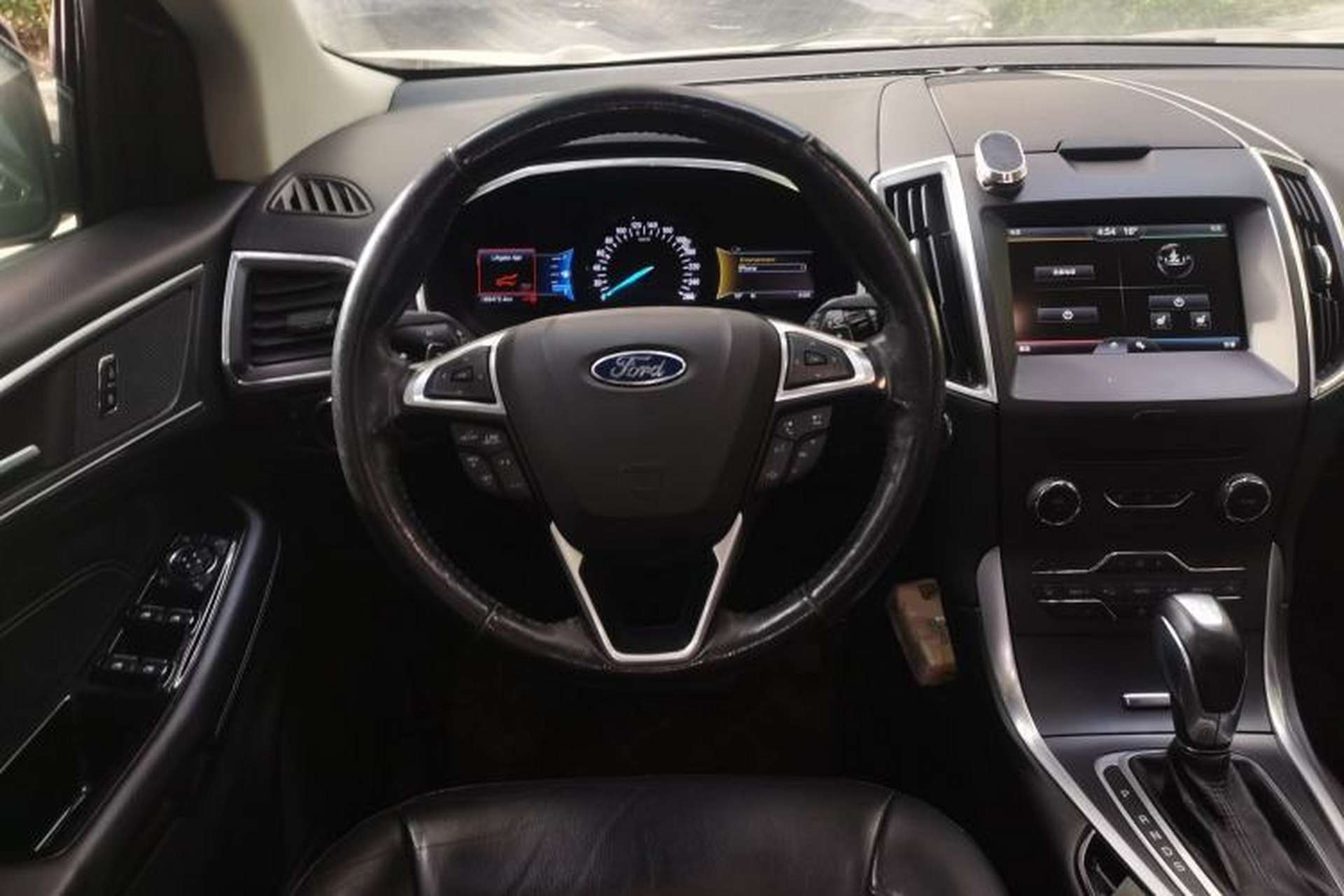 Used Ford Edge 2015 2.0T GTDi Two-Wheel-Drive High-Line Version Steering Wheel