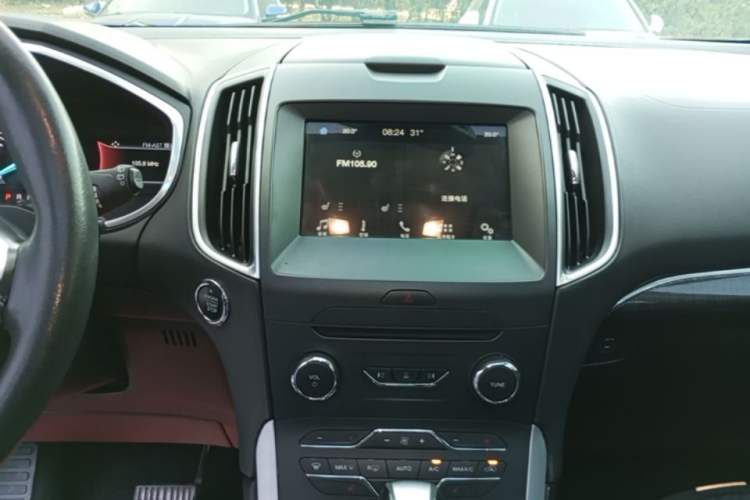 Used Ford Edge 2016 EcoBoost 245 Two-Wheel-Drive Titanium 7-Seater Audio And AC Panel
