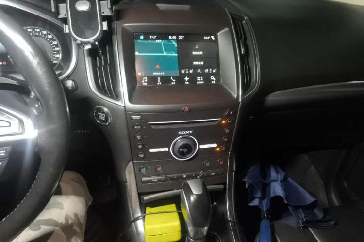Used Ford Edge 2016 EcoBoost 245 Four-Wheel Drive Titanium 7-Seater Audio And AC Panel