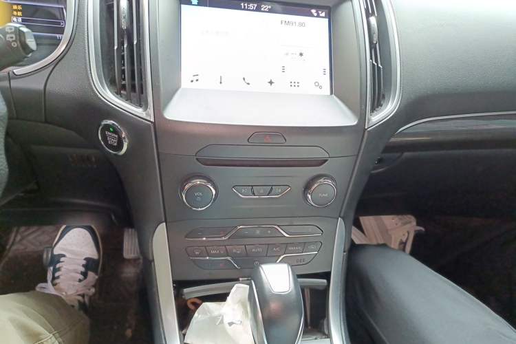 Used Ford Edge 2016 EcoBoost 245 Four-Wheel Drive Titanium Edition 7-Seater Audio And AC Panel