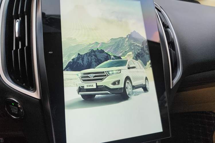 Used Ford Edge 2016 EcoBoost 245 Two-Wheel-Drive Titanium 5-Seater Audio And AC Panel
