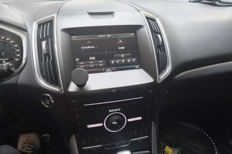 Used Ford Edge 2016 EcoBoost 245 Four-Wheel Drive Titanium 7-Seater Audio And AC Panel