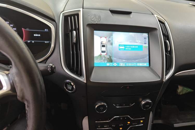 Used Ford Edge 2016 EcoBoost 245 Two-Wheel-Drive Titanium 7-Seater Audio And AC Panel
