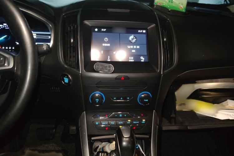Used Ford Edge 2016 EcoBoost 245 Two-Wheel-Drive Titanium 7-Seater Audio And AC Panel