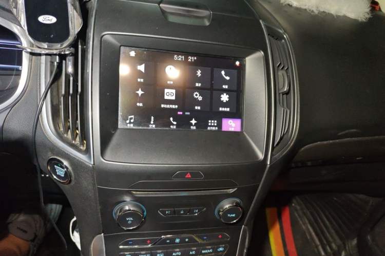 Used Ford Edge 2016 EcoBoost 245 Four-Wheel Drive Titanium Edition 7-Seater Audio And AC Panel
