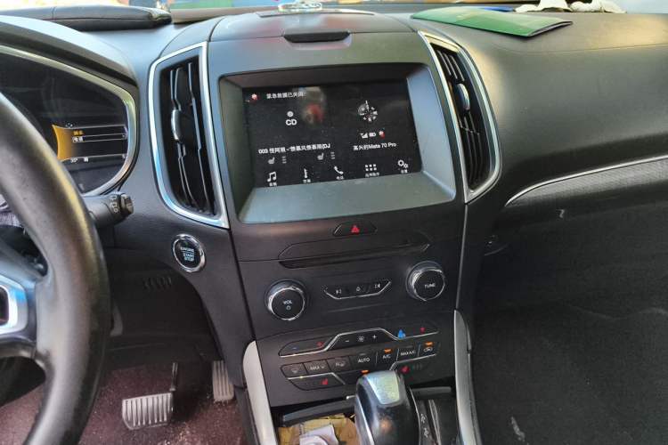 Used Ford Edge 2016 EcoBoost 245 Two-Wheel-Drive Titanium 7-Seater Audio And AC Panel