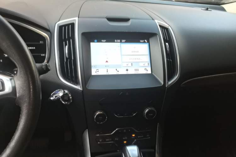 Used Ford Edge 2016 EcoBoost 245 Four-Wheel Drive Titanium Edition 7-Seater Audio And AC Panel