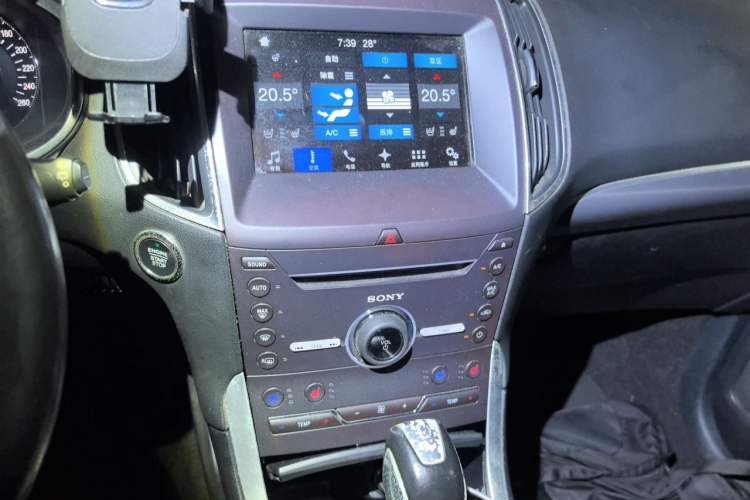 Used Ford Edge 2016 EcoBoost 245 Four-Wheel Drive Titanium 7-Seater Audio And AC Panel