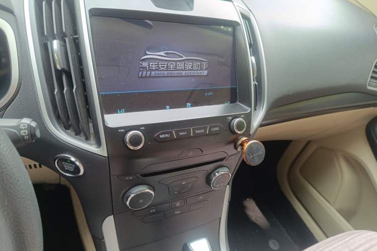 Used Ford Edge 2016 EcoBoost 245 Two-Wheel-Drive Titanium 5-Seater Audio And AC Panel