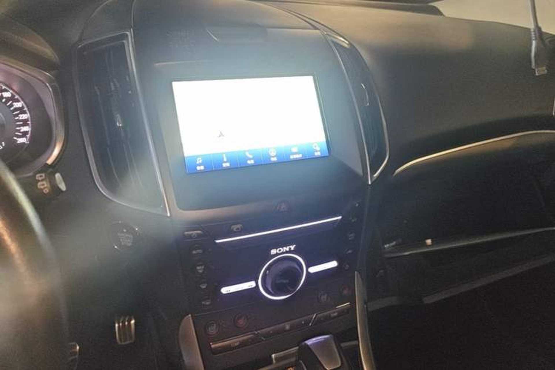 Used Ford Edge 2016 EcoBoost 245 Four-Wheel Drive Titanium 7-Seater Audio And AC Panel