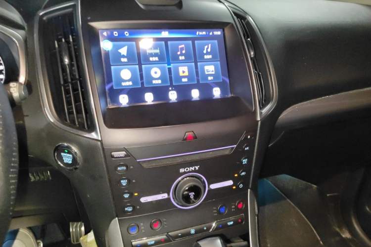 Used Ford Edge 2016 EcoBoost 245 Four-Wheel Drive Titanium 7-Seater Audio And AC Panel