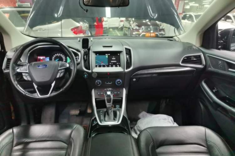 Used Ford Edge 2016 EcoBoost 245 Four-Wheel Drive Titanium Edition 7-Seater Audio And AC Panel