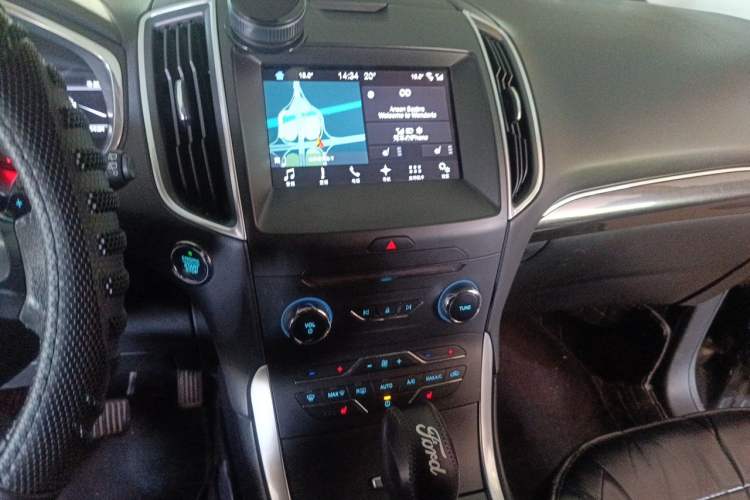 Used Ford Edge 2016 EcoBoost 245 Four-Wheel Drive Titanium Edition 7-Seater Audio And AC Panel