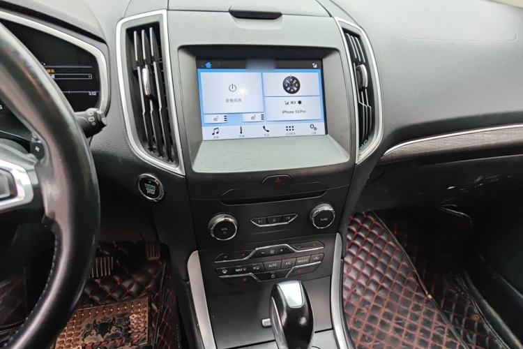 Used Ford Edge 2016 EcoBoost 245 Two-Wheel-Drive Titanium 7-Seater Audio And AC Panel