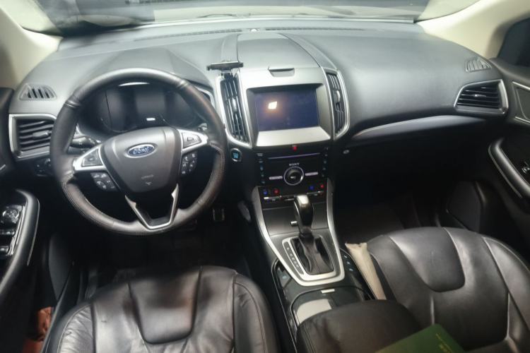 Used Ford Edge 2016 EcoBoost 245 Four-Wheel Drive Titanium 7-Seater Center Console