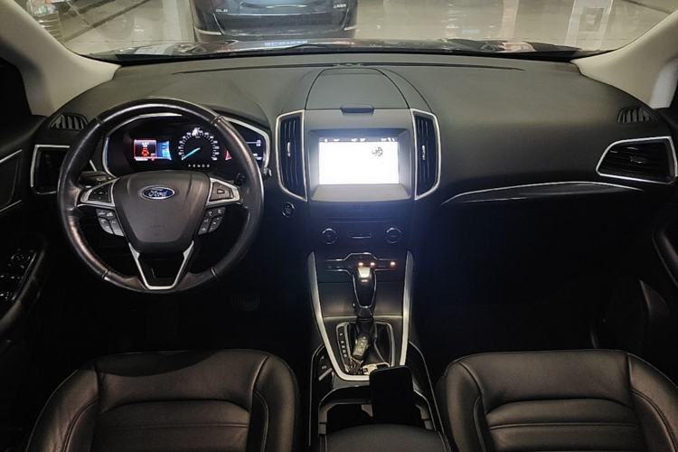 Used Ford Edge 2016 EcoBoost 245 Two-Wheel-Drive Titanium 7-Seater Center Console