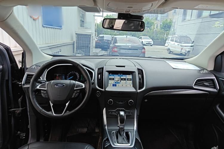 Used Ford Edge 2016 EcoBoost 245 Four-Wheel Drive Titanium Edition 7-Seater Center Console