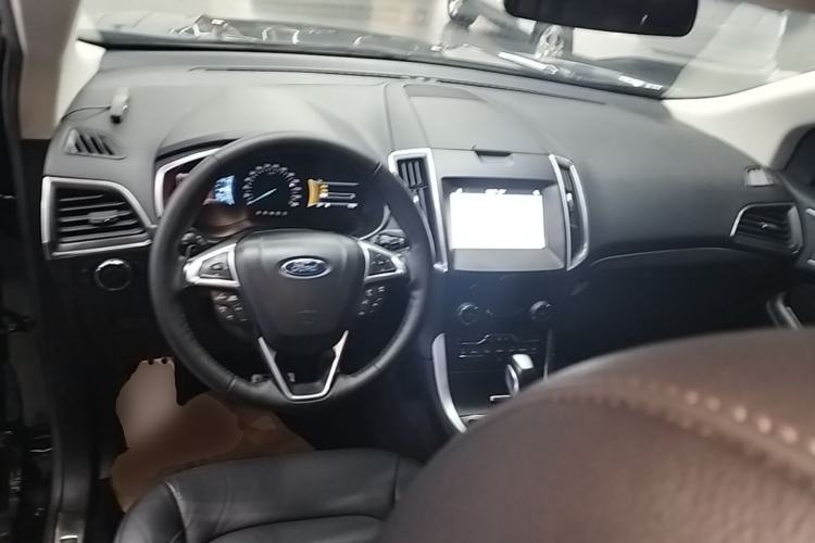 Used Ford Edge 2016 EcoBoost 245 Four-Wheel Drive Titanium Edition 7-Seater Center Console