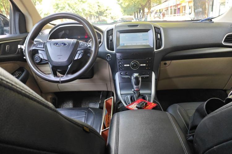 Used Ford Edge 2016 EcoBoost 245 Two-Wheel-Drive Titanium 5-Seater Center Console