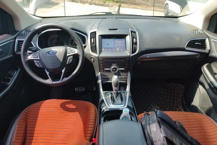 Used Ford Edge 2016 EcoBoost 245 Four-Wheel Drive Titanium 7-Seater Center Console