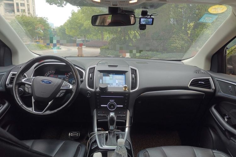 Used Ford Edge 2016 EcoBoost 245 Four-Wheel Drive Titanium 7-Seater Center Console