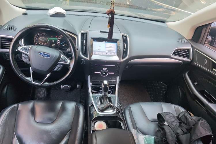 Used Ford Edge 2016 EcoBoost 245 Four-Wheel Drive Titanium 7-Seater Center Console