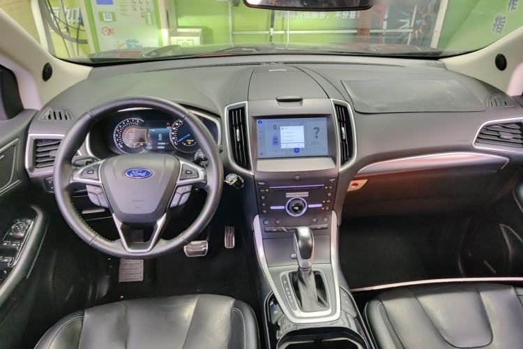 Used Ford Edge 2016 EcoBoost 245 Four-Wheel Drive Titanium 7-Seater Center Console