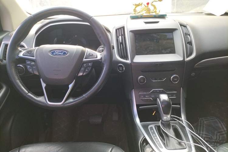 Used Ford Edge 2016 EcoBoost 245 Four-Wheel Drive Titanium Edition 7-Seater Center Console