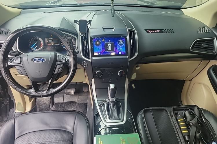 Used Ford Edge 2016 EcoBoost 245 Two-Wheel-Drive Titanium 5-Seater Center Console