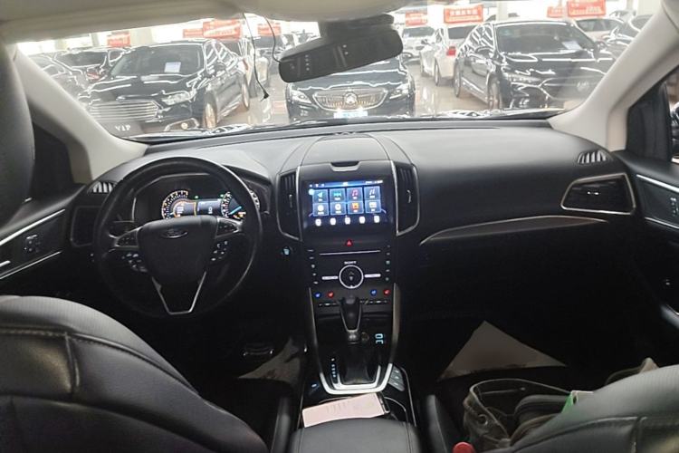 Used Ford Edge 2016 EcoBoost 245 Four-Wheel Drive Titanium 7-Seater Center Console