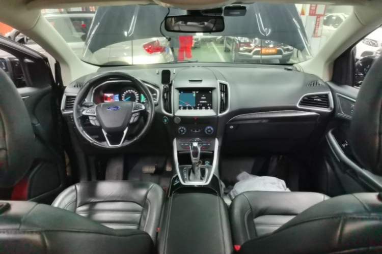 Used Ford Edge 2016 EcoBoost 245 Four-Wheel Drive Titanium Edition 7-Seater Center Console