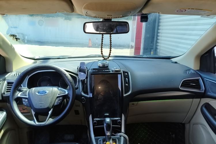 Used Ford Edge 2016 EcoBoost 245 Two-Wheel-Drive Titanium 5-Seater Center Console