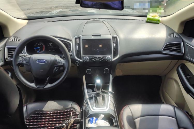 Used Ford Edge 2016 EcoBoost 245 Two-Wheel-Drive Titanium 5-Seater Center Console