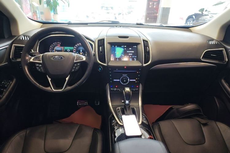 Used Ford Edge 2016 EcoBoost 245 Four-Wheel Drive Titanium 7-Seater Center Console