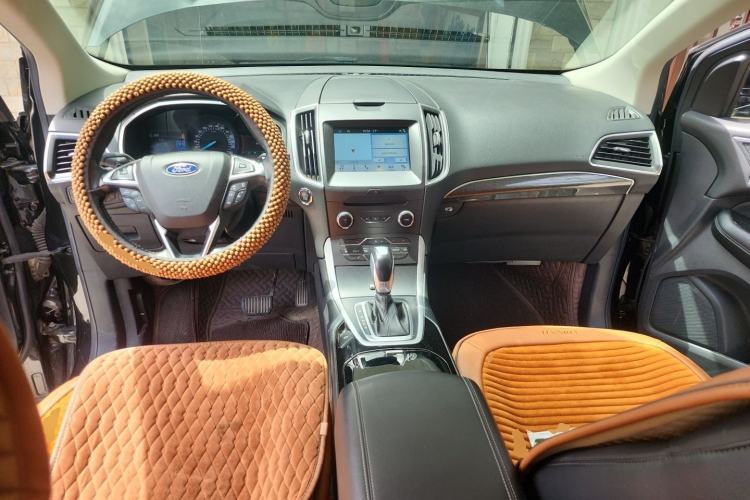 Used Ford Edge 2016 EcoBoost 245 Four-Wheel Drive Titanium Edition 7-Seater Center Console