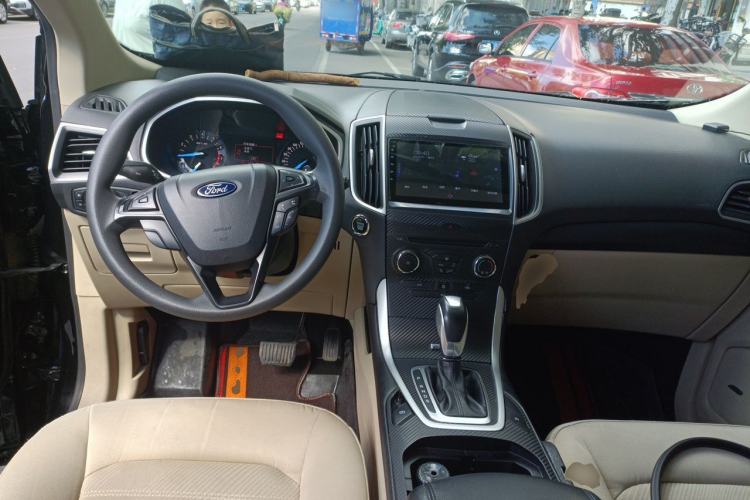 Used Ford Edge 2016 EcoBoost 245 Two-Wheel-Drive Titanium 5-Seater Center Console