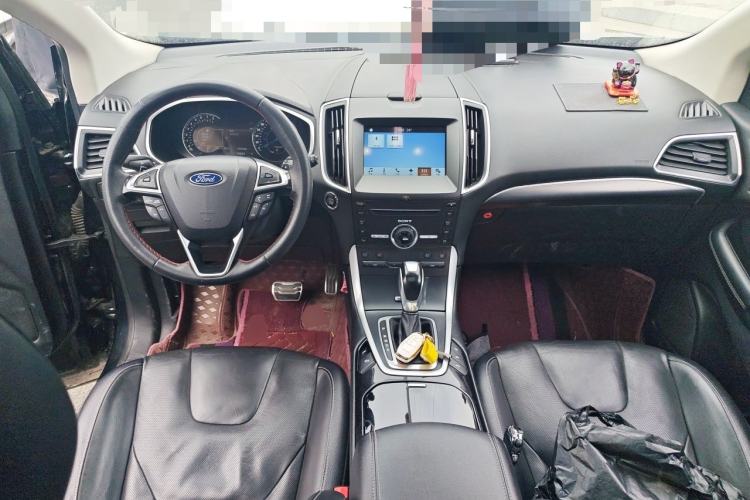 Used Ford Edge 2016 EcoBoost 245 Four-Wheel Drive Titanium 7-Seater Center Console