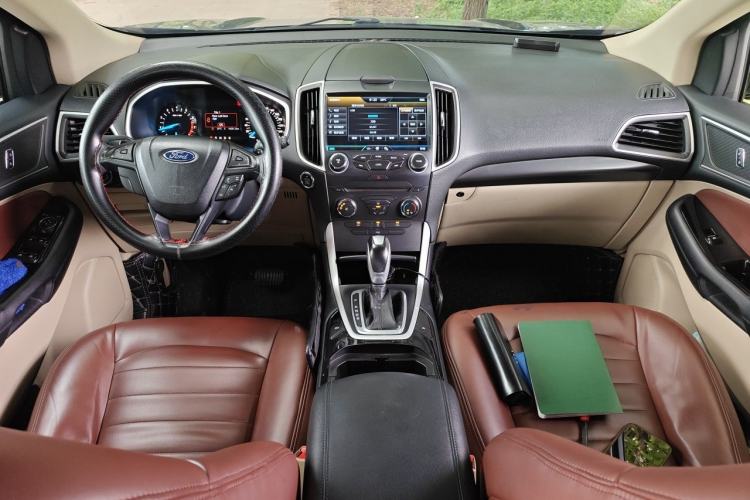 Used Ford Edge 2016 EcoBoost 245 Two-Wheel-Drive Titanium 5-Seater Center Console