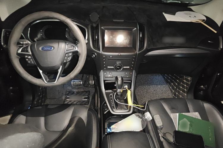 Used Ford Edge 2016 EcoBoost 245 Four-Wheel Drive Titanium 7-Seater Center Console