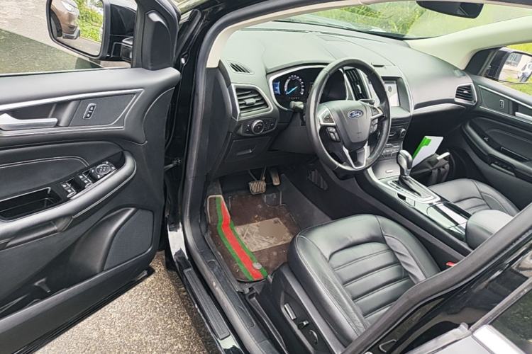 Used Ford Edge 2016 EcoBoost 245 Two-Wheel-Drive Titanium 7-Seater Driver Seat
