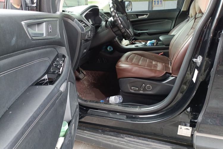 Used Ford Edge 2016 EcoBoost 245 Four-Wheel Drive Titanium Edition 7-Seater Driver Seat