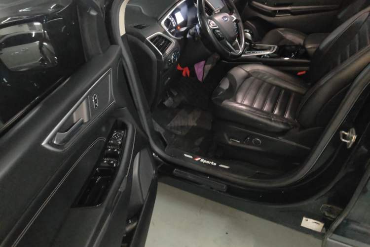Used Ford Edge 2016 EcoBoost 245 Two-Wheel-Drive Titanium 7-Seater Driver Seat