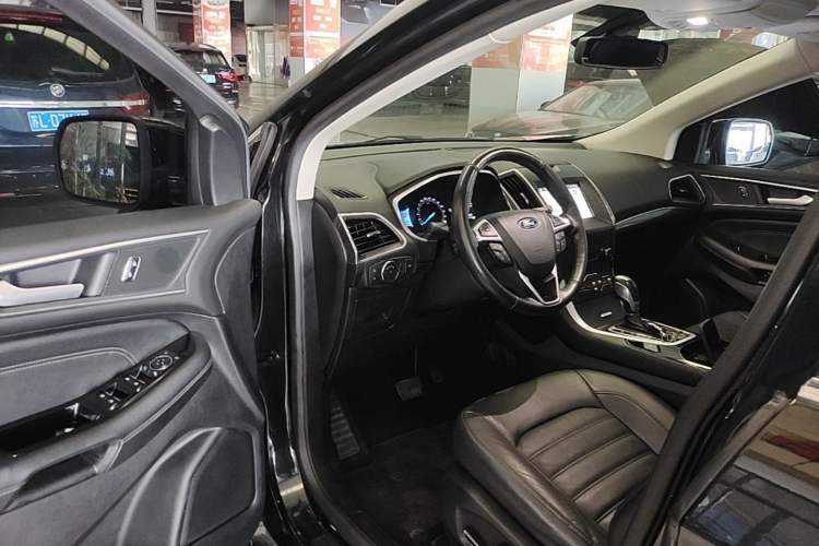 Used Ford Edge 2016 EcoBoost 245 Two-Wheel-Drive Titanium 7-Seater Driver Seat