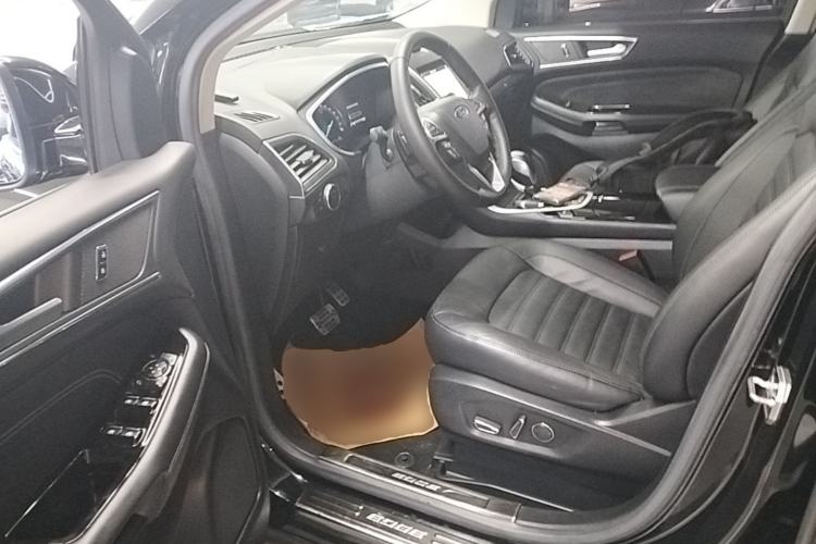 Used Ford Edge 2016 EcoBoost 245 Four-Wheel Drive Titanium Edition 7-Seater Driver Seat
