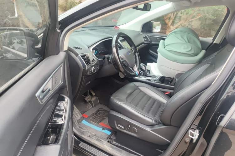 Used Ford Edge 2016 EcoBoost 245 Four-Wheel Drive Titanium Edition 7-Seater Driver Seat