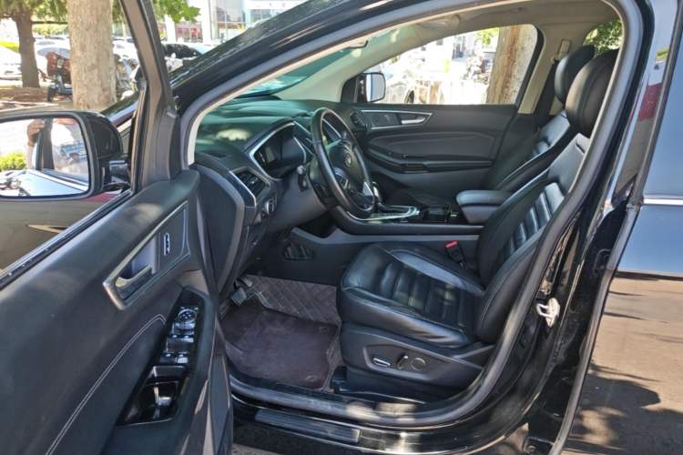 Used Ford Edge 2016 EcoBoost 245 Four-Wheel Drive Titanium Edition 7-Seater Driver Seat