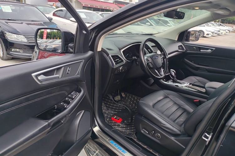 Used Ford Edge 2016 EcoBoost 245 Two-Wheel-Drive Titanium 7-Seater Driver Seat