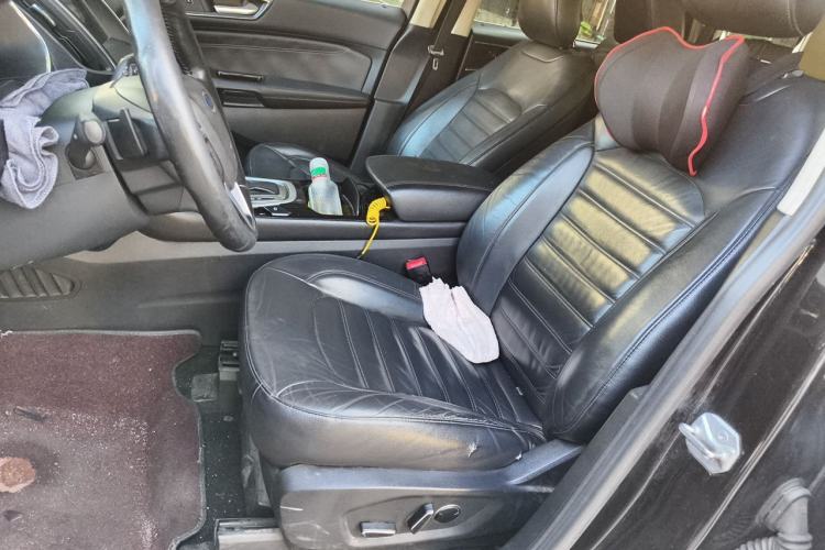Used Ford Edge 2016 EcoBoost 245 Two-Wheel-Drive Titanium 7-Seater Driver Seat